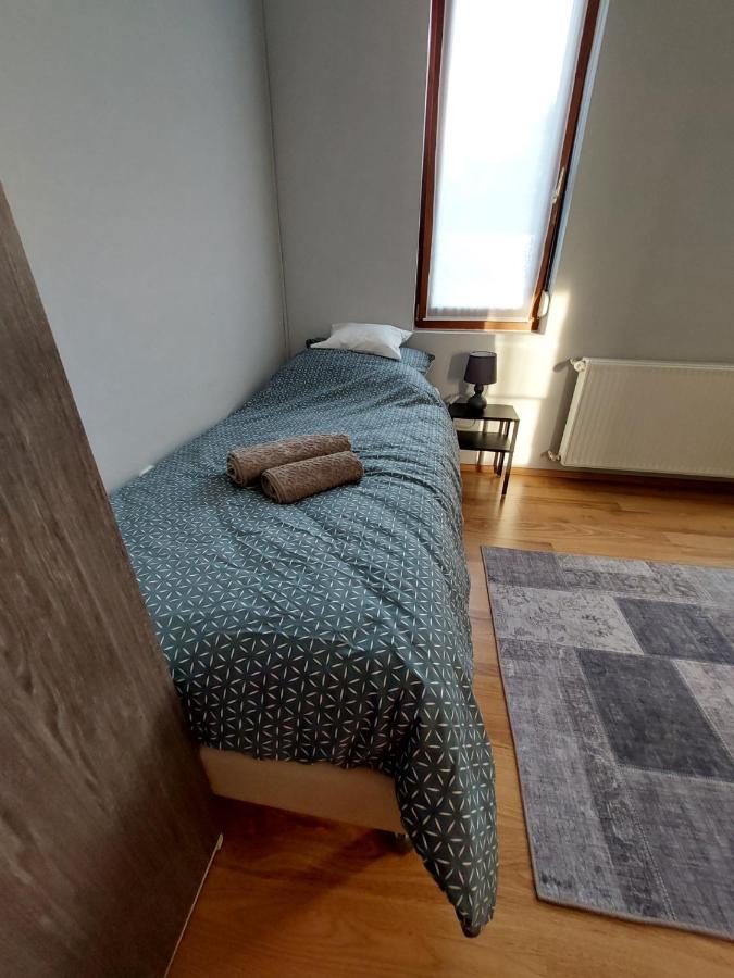 Csaladbarat Vendeglak Szegedi Maganszallashely 9 Fo Reszere, Nagycsaladok Es Barati Tarsasagok Reszere Buitenkant foto