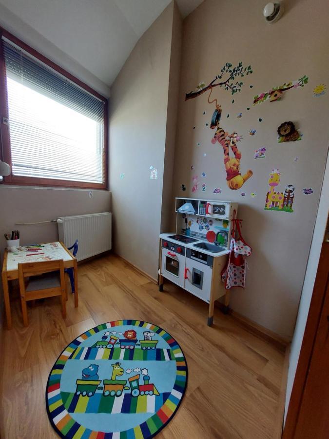 Csaladbarat Vendeglak Szegedi Maganszallashely 9 Fo Reszere, Nagycsaladok Es Barati Tarsasagok Reszere Buitenkant foto